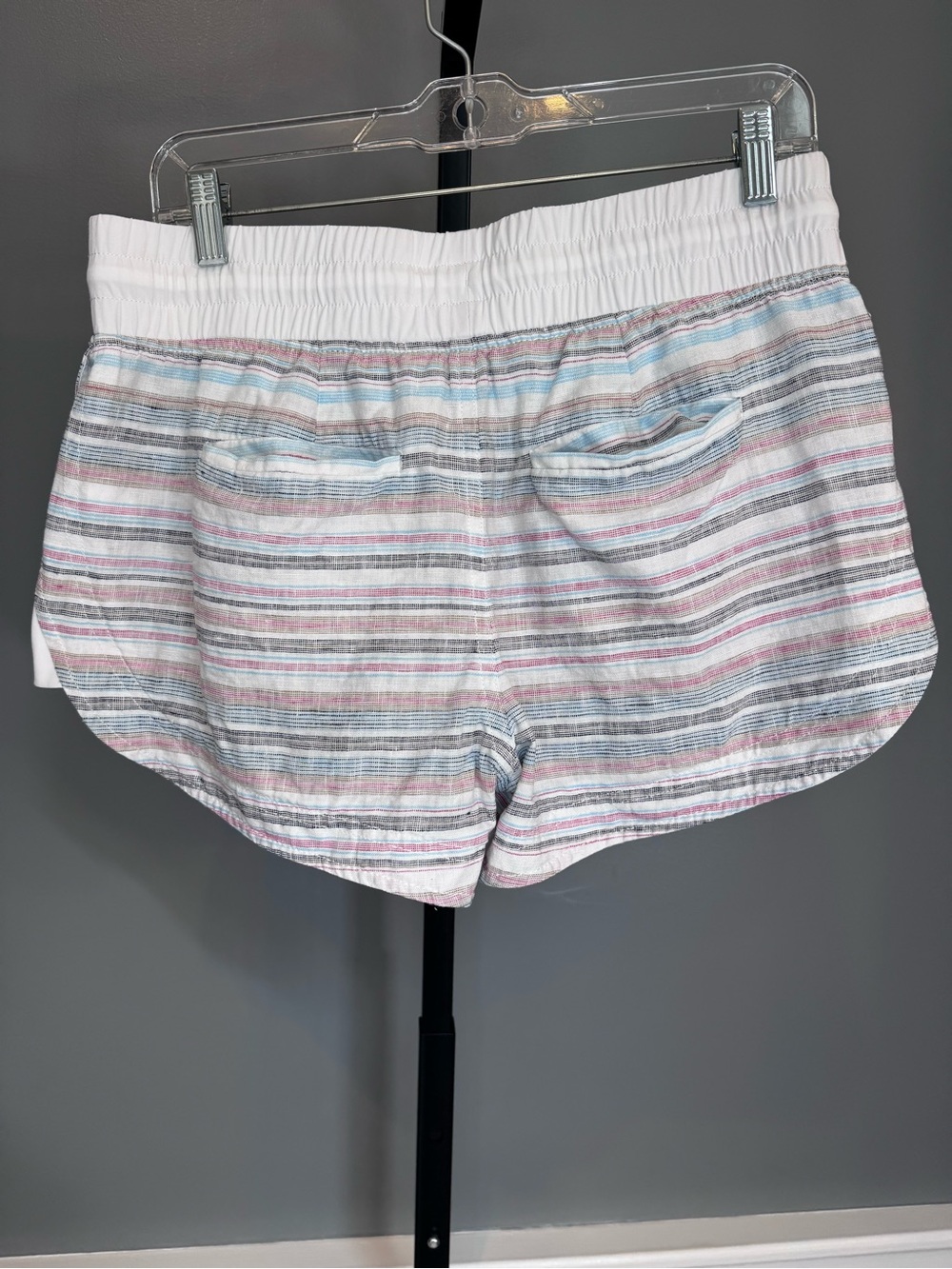 Athleta 100% Linen Striped Boardwalk Shorts White Multicolor Size 8 - Picture 4 of 8